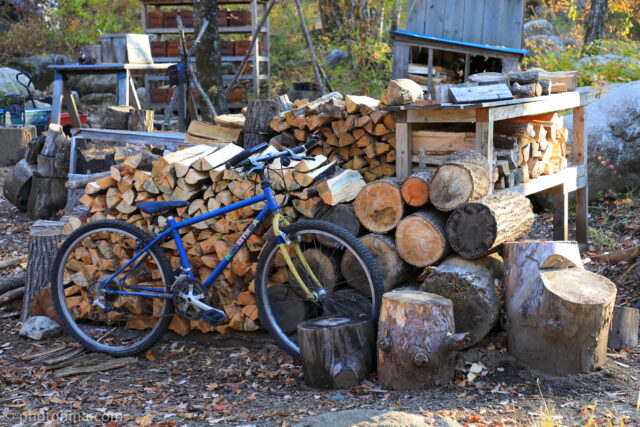 The Camp & Garden AMANAYU 薪置き場 自転車
